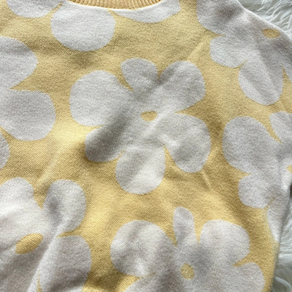 Luna Ivy Yellow Floral Print Cropped Sweater - Picture 4 of 7